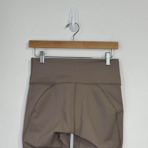 NWT Fabletics Define High Waisted 7/8 Leggings Size M Dessert Shadow - Picture 7 of 12